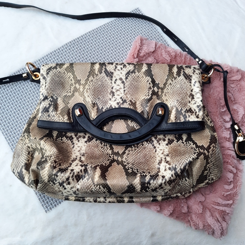 Made in Italy Francesco Biasia Snakeskin Messenger Flap Convertible Shoulder Bag - Picture 9 of 11